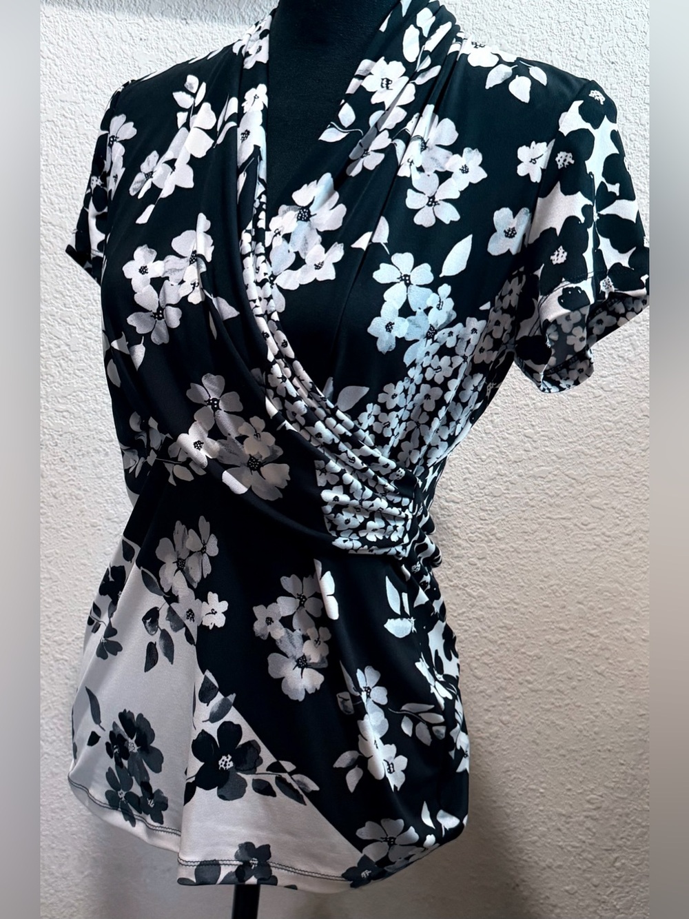 New DKNY Black and White Floral Dropping Wrap-Front Blouse.